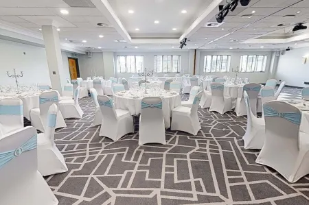 Village Hotel Bournemouth Отели в г. Борнмут