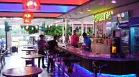 Street61 Apart Hotel - bar
