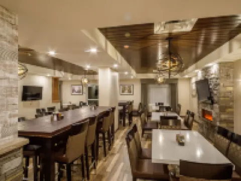 Ramada by Wyndham Revelstoke Hotels in Revelstoke