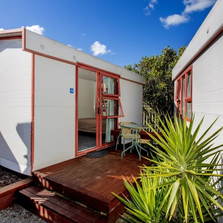 Nelson City Top 10 Holiday Park