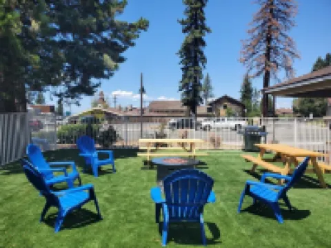 青鳥日套房旅店