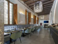 Argentina Residenza Style Hotel Hotels near Torre Argentina