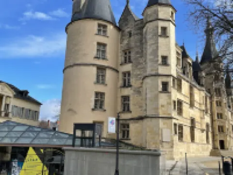 Hôtel des Ducs Hotels in Nevers
