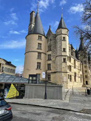 Hôtel des Ducs Hotels in Nevers