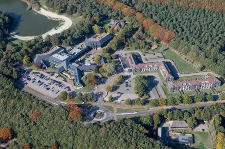 Van der Valk Hotel Gilze-Tilburg Отели в г. Goirle