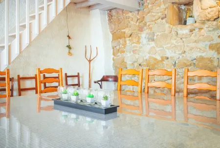 Domaine de Prefaissal Отели в г. Пюимуассон