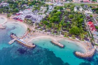Decameron Club Caribbean Runaway Bay, Ramada All Inclusive Hotel a 