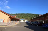 Rice Hill Inn - parking