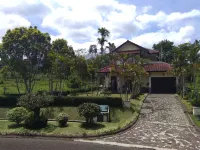 Villa Ciater Highland Hotels in Jalancagak