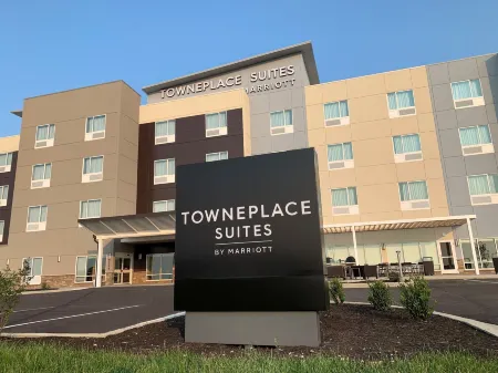 TownePlace Suites Owensboro Отели рядом с достопримечательностью «H L Neblett Community Center»