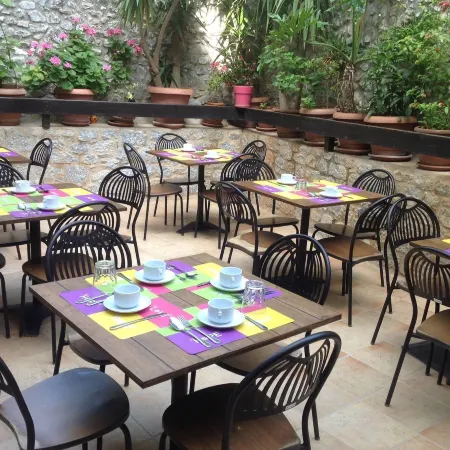 Trapela Areopolis, Boutique Hotel