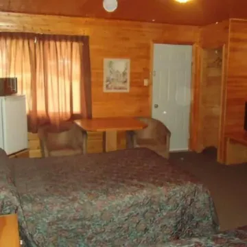 Dreamland Motel