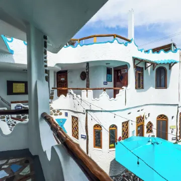 Maidith Galapagos Inn Отели рядом с достопримечательностью «Баия Тортуга»