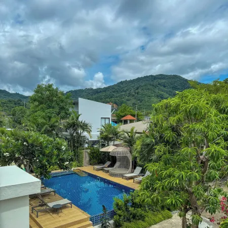 Hill Myna Holiday Park & Cafe