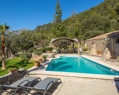 Finca Es Castell Hotels in Caimari