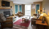 1Br Ski-in, Ski-Out with King Bed- Okemo Mtn Lodge 1 Bedroom Condo by RedAwning