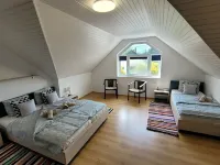 Sleeps 18 - Lakeview - House - Vonyarcvashegy Hotels in Keszthelyi