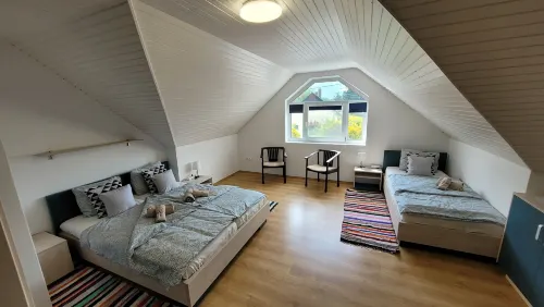 Sleeps 18 - Lakeview - House - Vonyarcvashegy - Homestays