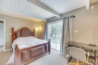 5 Acres & Deck: Scenic Greenwood Home w/ Mtn Views Hotels in El Dorado County