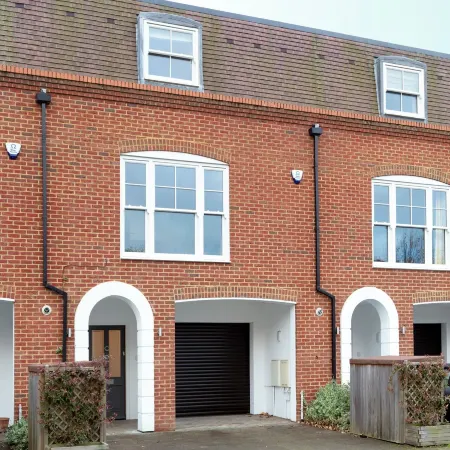 Stunning Central Windsor Town House with Parking