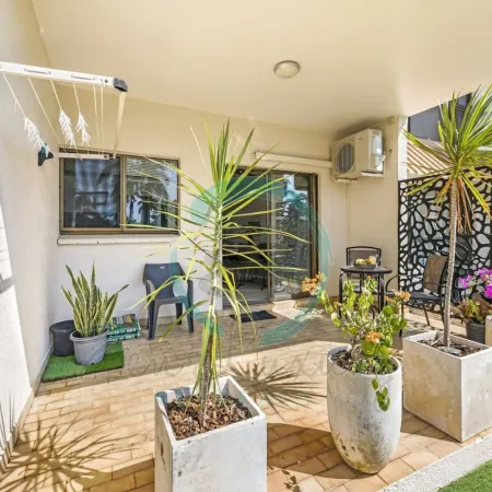 Zen Offshore Front Porch Lawn Outdoor Dining