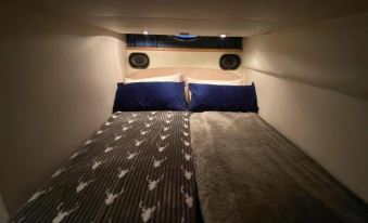 Romantic 3Beds Yacht Escape on Thames