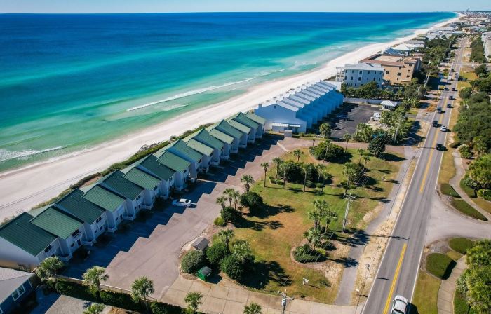 Seacrest - 6 - 2 Br Townhouse by RedAwning