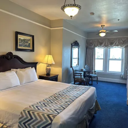 Studio 9 Catalina Hotels in Avalon