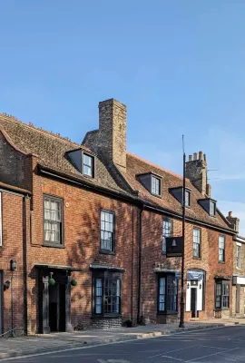 The Bell Hotel Hotel a Barton Mills