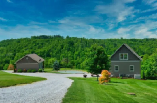Skye Cottage at Hillside Hideaways-Private Getaway in the Heart of Amish Country