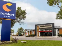 Comfort Inn Airport Hotels near Royal Aviation Museum of Western Canada