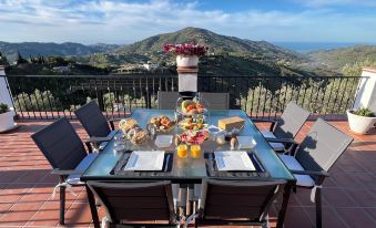 Villa El Dorado B&B and Wellness