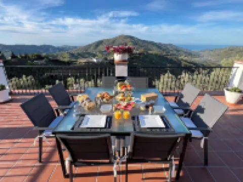 Villa El Dorado B&B and Wellness