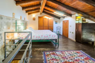 Best Located in Alghero Old Town Steps to Sea. Attic Emerald Hotels in Innenstadt Alghero
