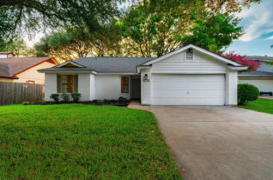 Charming & Bright W Lounging Pool and Hot Tub