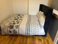 1-Guest Charm Home w Street Parking & WiFi & Party Hotels in 