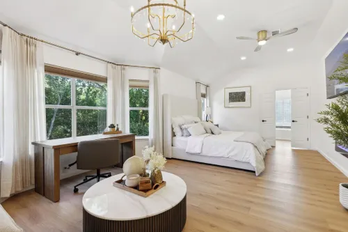 DFW Escape: Pool, Hot Tub, Near AT&T Stadium, 20 mins to Dallas and Fort Worth