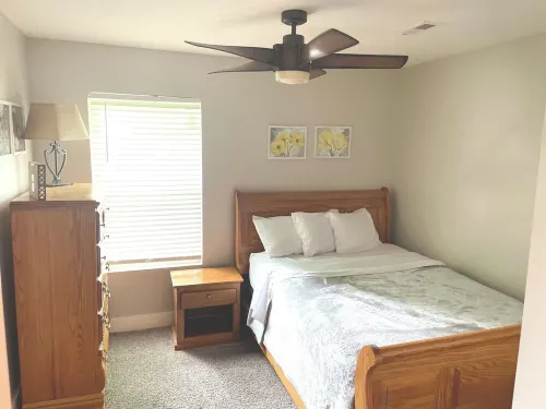 Cozy cottage home 2 bedroom 1 bath