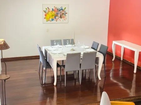 Casa espaçosa na Granja Viana Отели в г. Карапикуиба