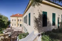 1901-on-Sea Hoteles cerca de Vis