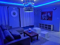 Mike's Flat Hotel
