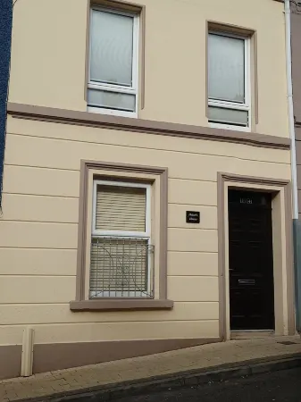5 Guests - Helens House Derry City Centre - 3 Bed