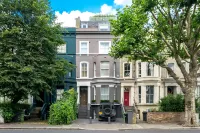 Joivy Stylish 2-Bed Flat W/ Private Garden in Notting Hill, Hotels in Notting Hill