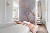 Margi Aura Lux Large and Very Glam Studio