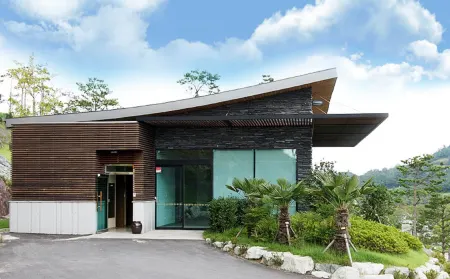 Happiness CC Hotel Отели в г. Наджу