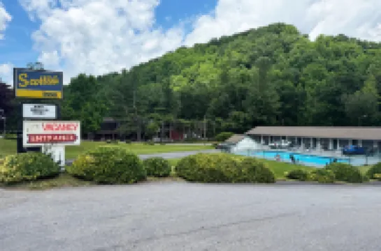 Scottish Inn Maggie Valley Hotels in Maggie Valley