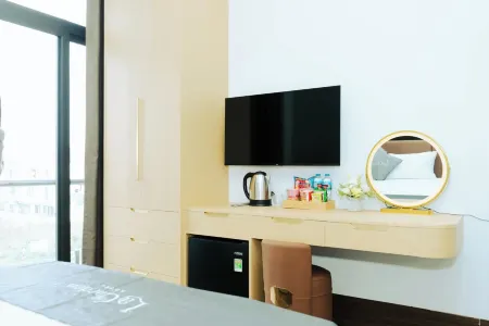 La Garden Hotel Van Don by Bayluxury Отели рядом с достопримечательностью «Yoko Onsen Quang Hanh»