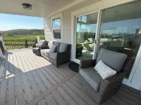 Private Hot Tub and P-Ball/B-Ball Court! Ideal Beach Access, and Golf Nearby!