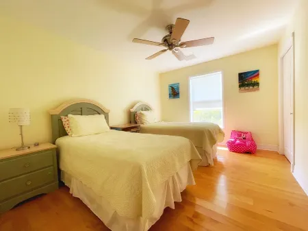 3 bed, 3 bath home, heated/cooled pool on quiet canal. Quick boat access to gulf