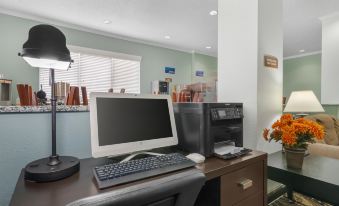 Best Western Teal Lake Inn